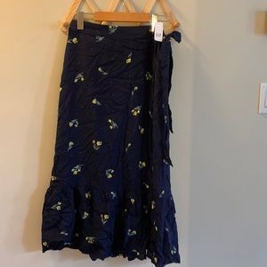 Navy floral wrap skirt - Gap size small